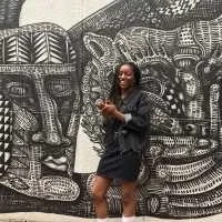 Iris, babysitter à Paris