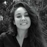 Ines, babysitter à Bordeaux