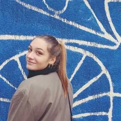 Axelle, babysitter à Paris