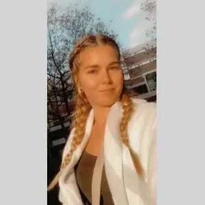 Maeva, babysitter à Paris