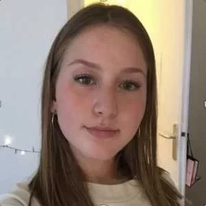 Lison, babysitter à Paris