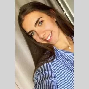 Eva , babysitter à Paris