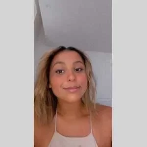 Melyssa, babysitter à Toulon