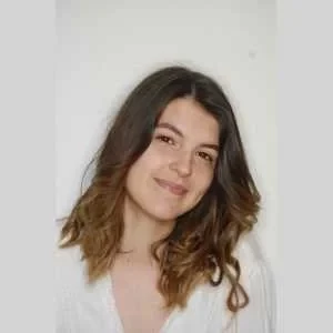 Justine, babysitter à Nice