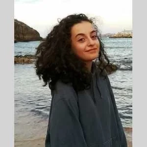 Yasmin, babysitter à Reims