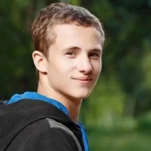 Lucas, babysitter à Paris