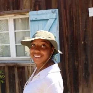 Romy, babysitter à Paris