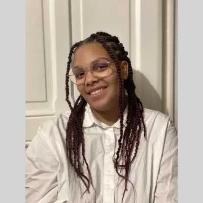 Loona, babysitter à Paris