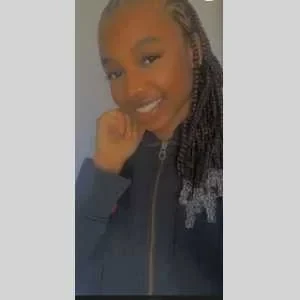 Assya, babysitter à Paris