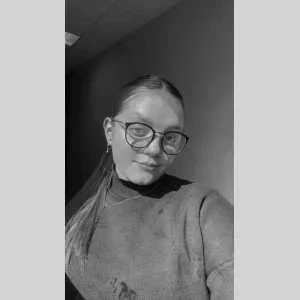 Emma, babysitter à Paris