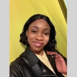 Christie , babysitter à Reims