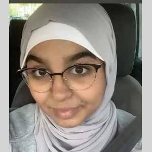 Loubna, babysitter à Melun