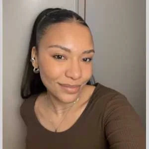 Emma, babysitter à Paris