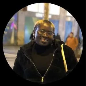 Precious, babysitter à Paris