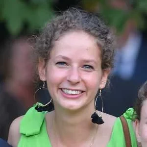 Amélie, babysitter à Paris