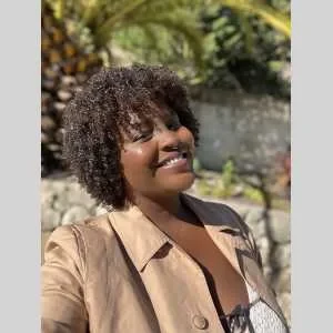 Arantia , babysitter à Nice