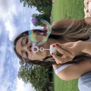 Nayah, babysitter à Bordeaux