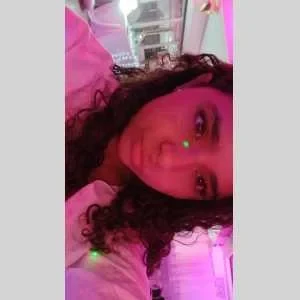 Dounia, babysitter à Paris